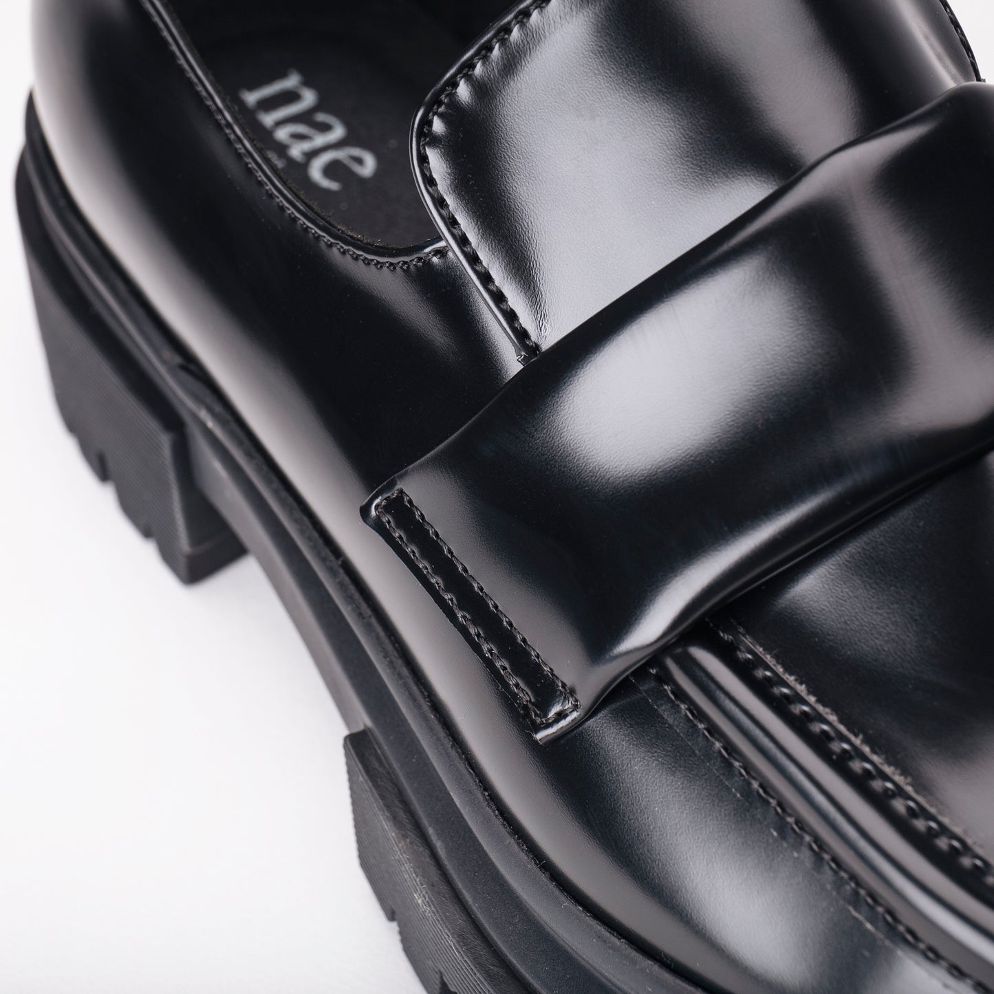 black loafers flat shoes moccasin in vegan leather microfibers ridged sole