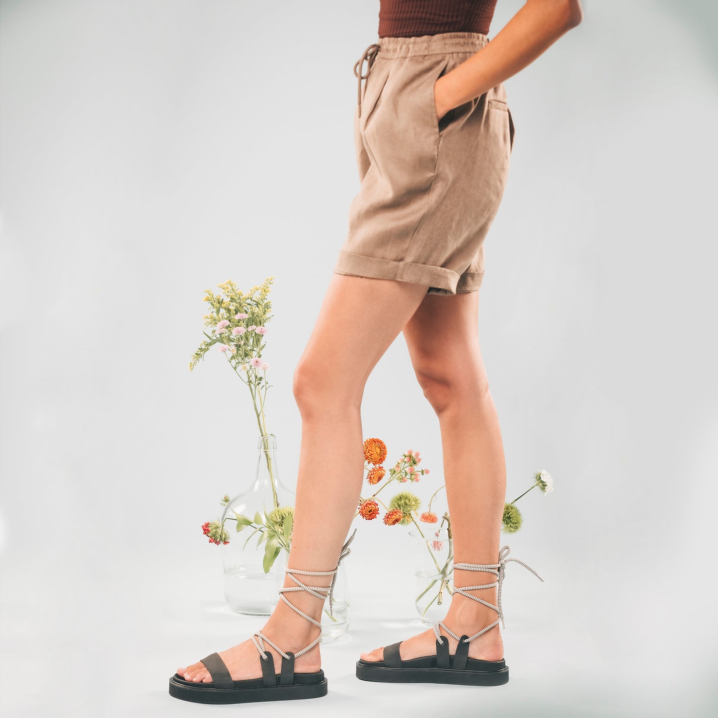 Casual yet edgy flat open fresh and padded shoes with laces | NAE Vegan