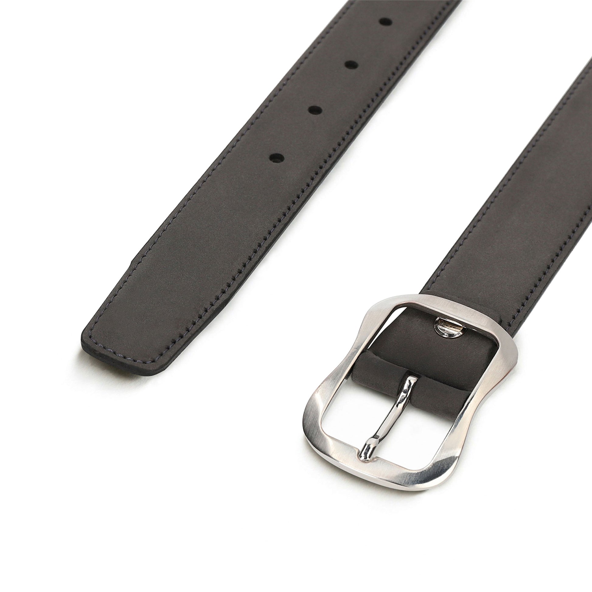 tip and buckle of vegan belt from NAE Vegan Shoes