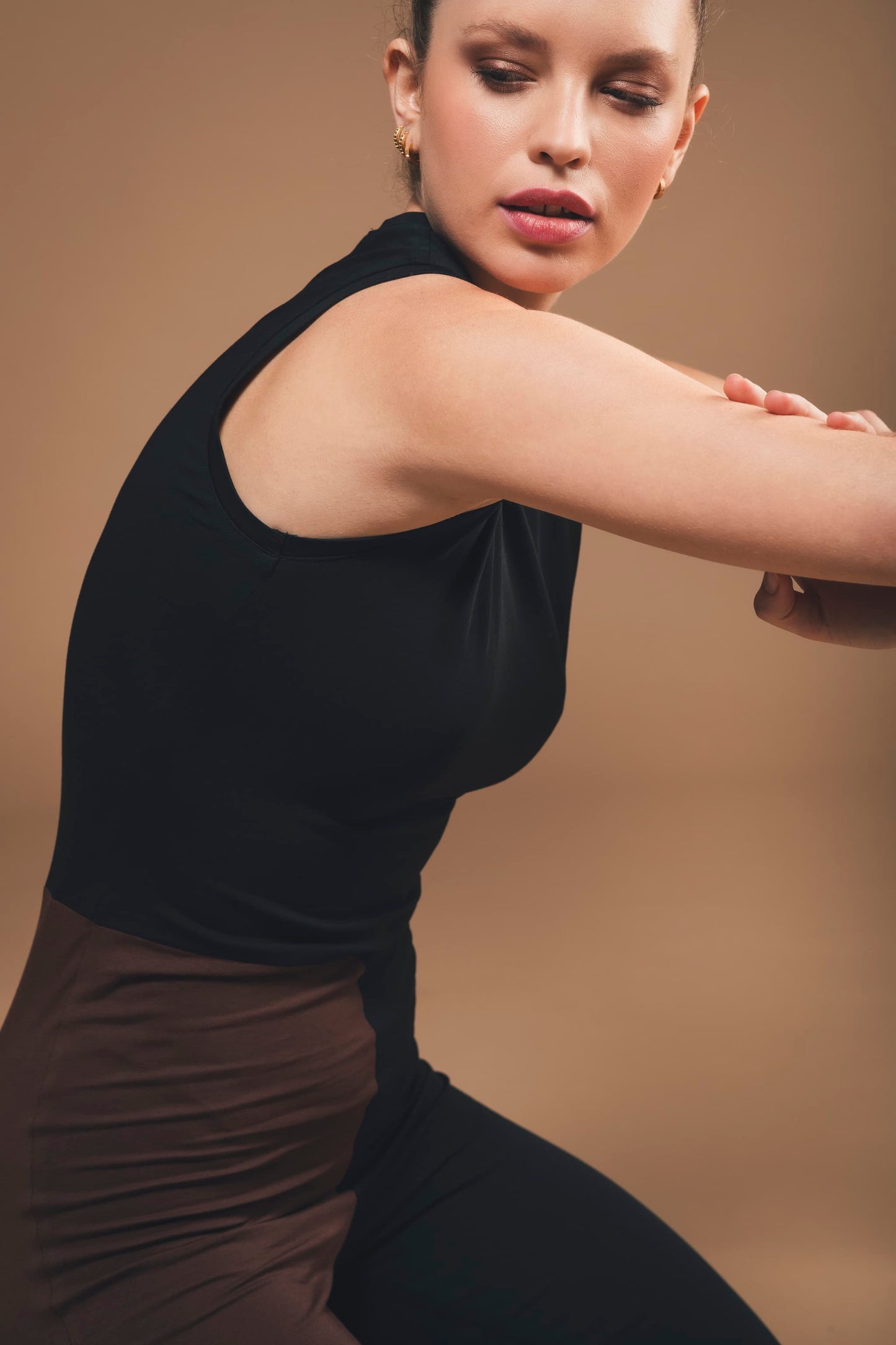 Colour-Block-Jumpsuit aus Bio-Baumwolle in Schwarz und Braun - Birdie