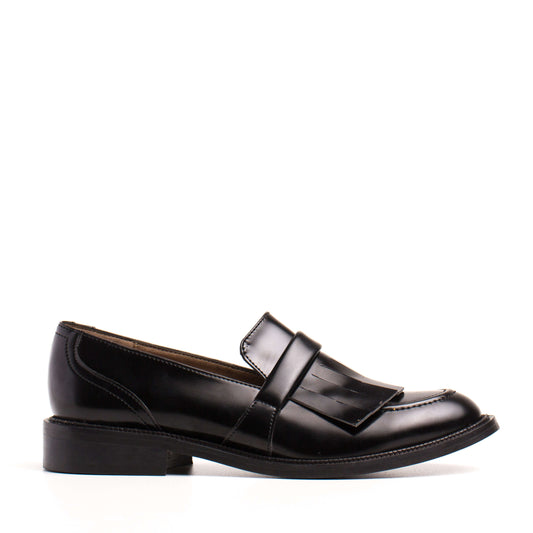 Women Black loafers with fridge elegant made with vegn leather | NAE Vegan Shoes