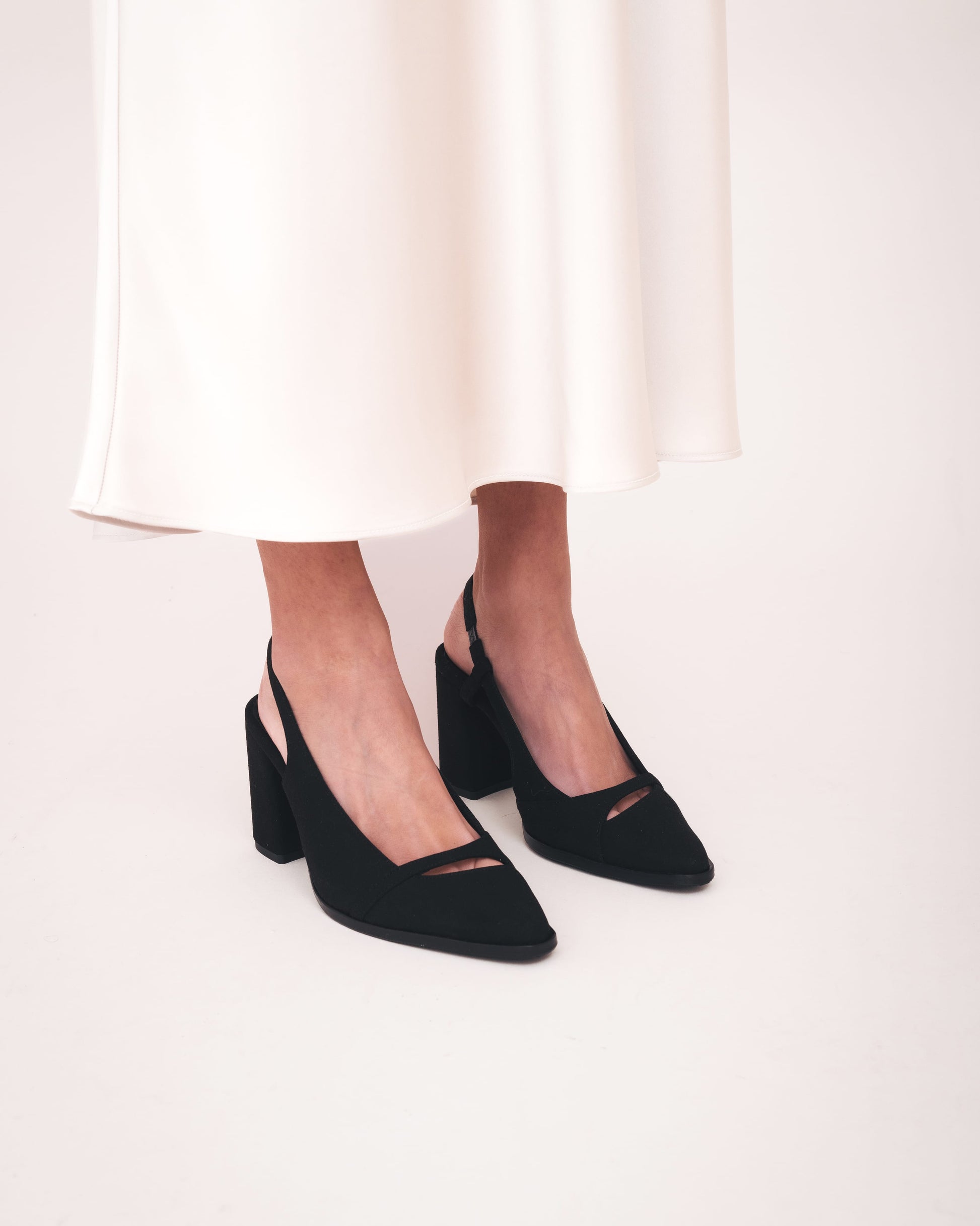 Damen vegane schwarze Pumps mit hohem Absatz – spitze Form, Slingback