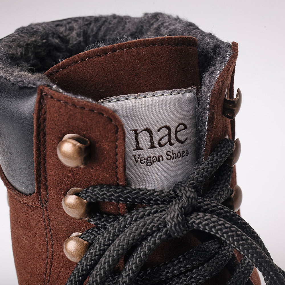 logo embroidered on the tongue of the vegan boot | NAE Footwear