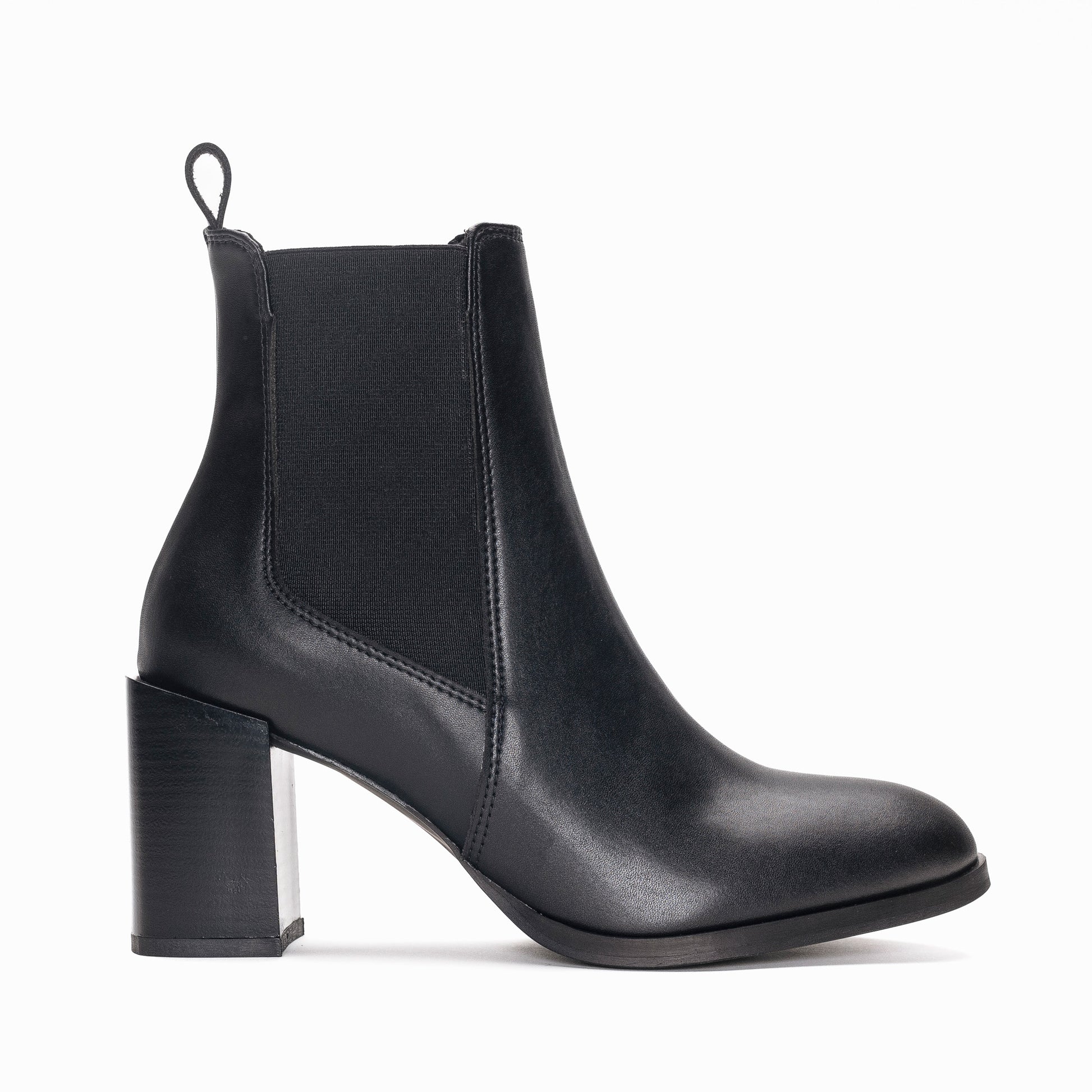 Women Chelsea boots heels crafte from black vegan leather | NAE Vegan Shoes