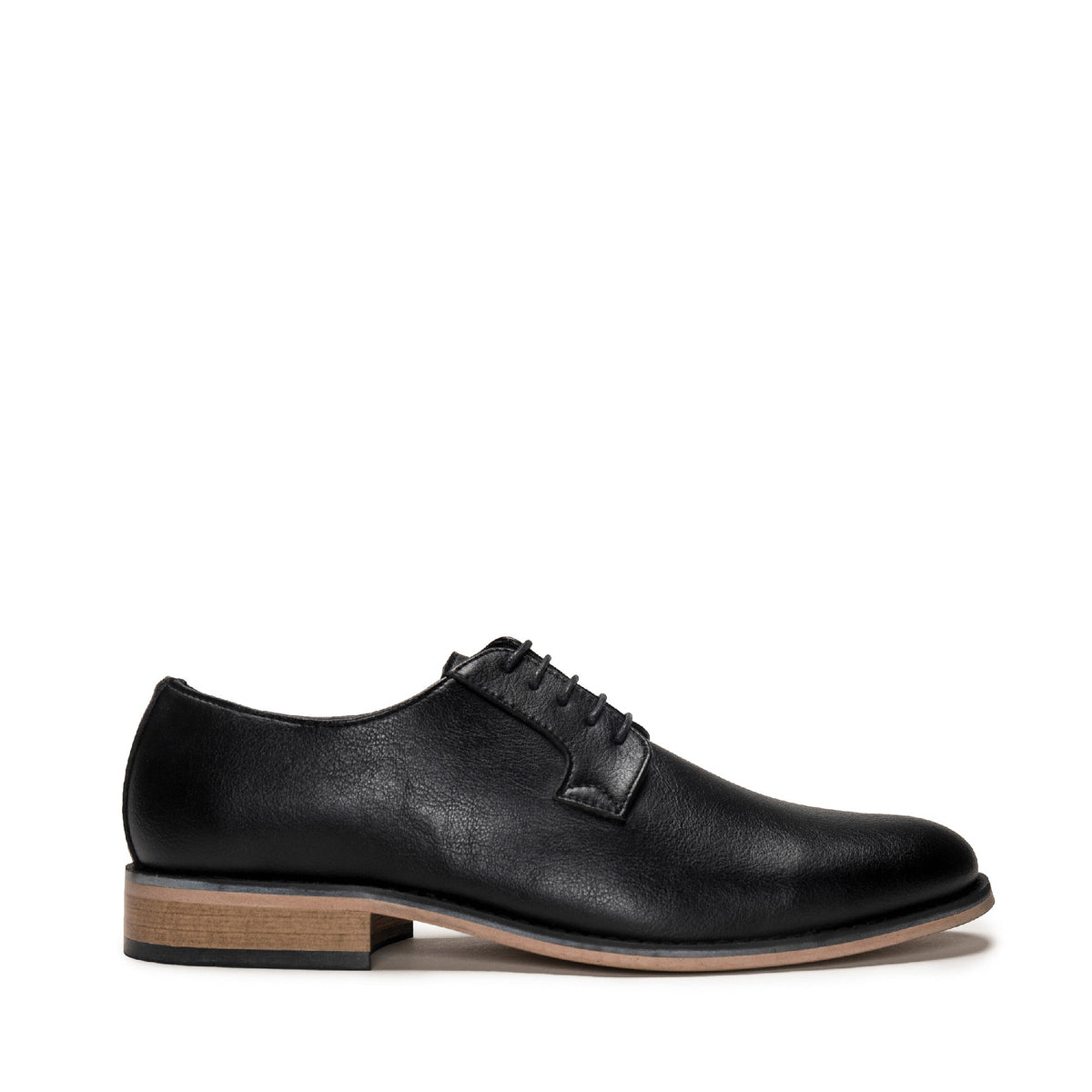 Jake Black vegan derby shoes – three-quarter view | NAE