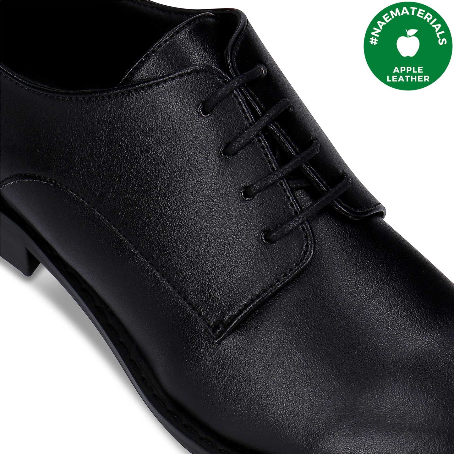 Vegane flache Derby Schwarz Schuhe für Damen aus Apple Skin Elegant runde Spitze | NAE